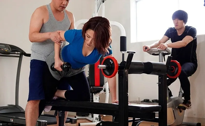Chồng yêu phát hiện vợ yêu địt nhau với huấn luyện viên thể hình