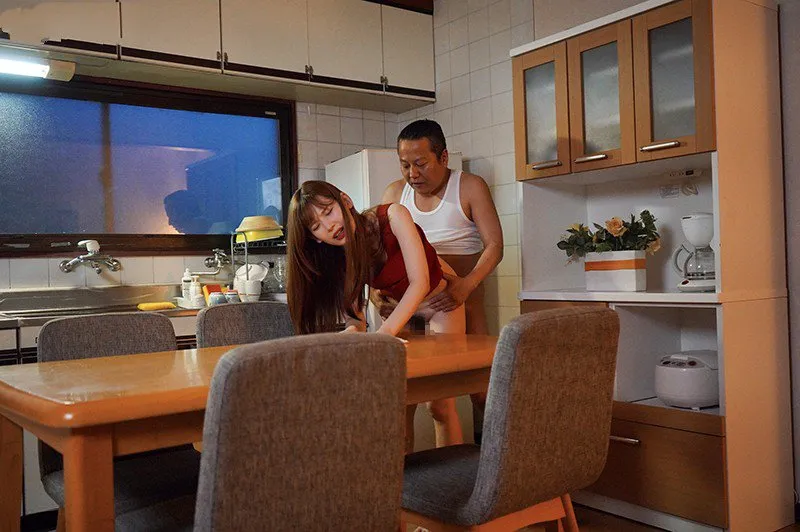 Con gái bị Chồng yêu mới của má xoạc mỗi ngày, cho dù đã có người yêu