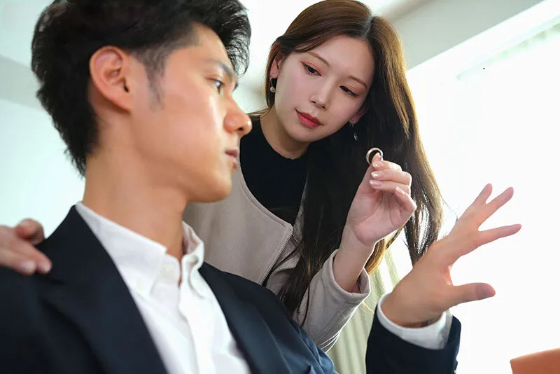 Người vợ đi đi chơi, người chồng ở nhà bị nhỏ em người vợ gạ xoạc không trượt phát nào